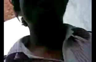 منتديات الهندي فتاة في الجينز اللعين على كرسي
