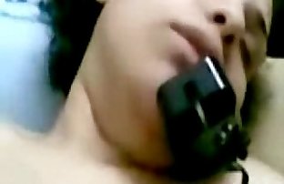 geil Tamil babe masturbiert WÄHREND auf Telefon Sex