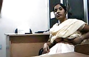 indiano moglie facendo un cam Mostra Esporre Il suo Bigtits con maritino