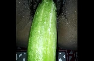 德西 妻子 吃 黄瓜