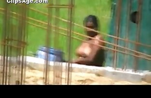 дези Женщина Поймали купание На открытом воздухе
