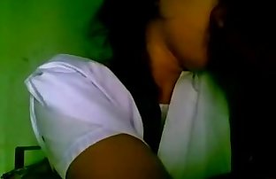 wwwindiangirlstk भारतीय प्रेमिका एमेच्योर चुंबन एमएमएस कांड