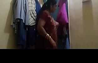 bhabi en negro bra n rosa panty capturado mientras el cambio de vestido