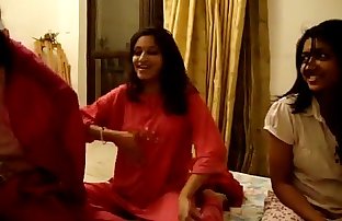 [HQ] Girls Dance in Hostel Room! Leaked Video