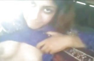 Indian chubby prostitute flashes her boobies in car