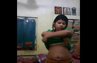bangla Schlampe chinmoyee masturbiert auf cam