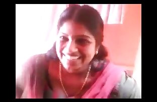 indian KERELA aunty showing boobs