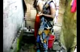 bangla_desi_village_girl_bathing_in_dhaka