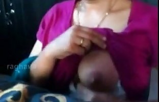 indiana Menina mostrar Peitos no cam .. mms