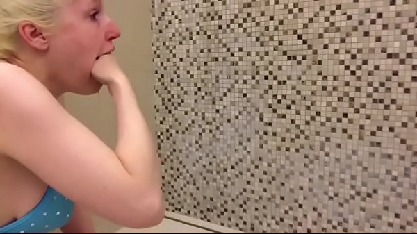 Bikini Puta Náuseas Vomitar Vomitar Vomitar Vomitar