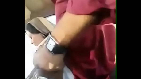 Super hot girl blowjob in car