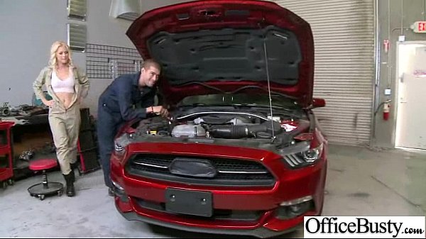 Azione hardcore in ufficio con la troia tettona Naughty Girl (lynna nilsson) vid-27