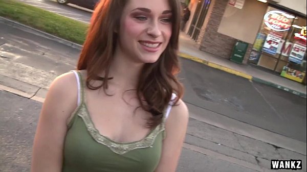 La nuovissima teenager Lacy Channing viene picchiata