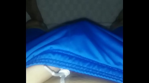 xoa bóp cặc của anh ấy cho đến khi anh ấy xuất tinh