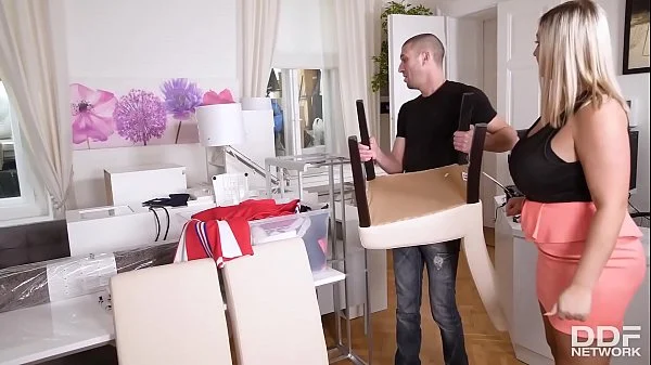 Jessica Fiorentino - a milf to bite into