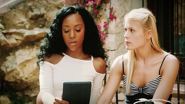 VivThomas – Sweet Cat sitzt auf Noe Milks Gesicht