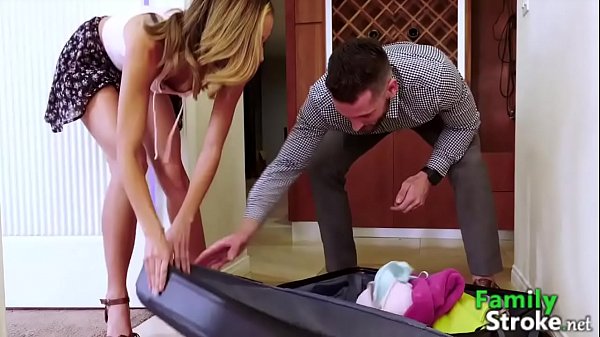 Culo pervertido a pelo: Full HD FamilyStroke.net - Averie Moore