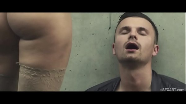 SEXART - La mora tettona Kira Queen cavalca un cazzo acrobatico