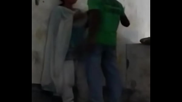 Desi Fille Mamelons Sucer