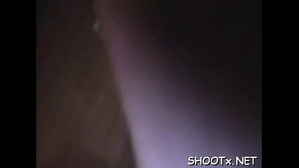 Das große einäugige Monster ihres Freundes bereitet ihr totales Vergnügen