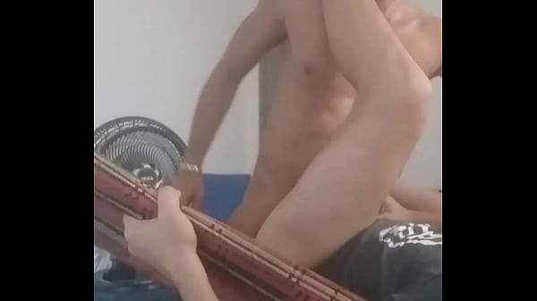 O cara que nunca goza, me comeu dois dias direto e n&atilde_o queria parar