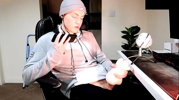 Masturbating While On The Phone With Girl