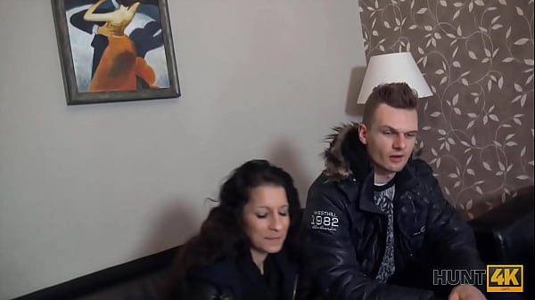 CHASSE4K. Un mec accepte l'argent d'un chasseur qui voulait baiser sa copine