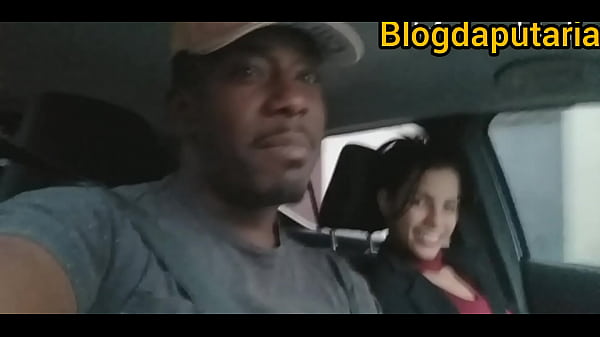 Coming back from the market she gave him a blowjob in the car