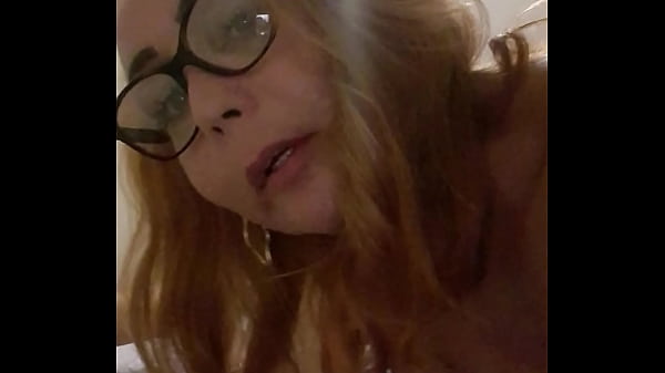 Sandy 23cm fickt mit ihrer sehr passiven Freundin