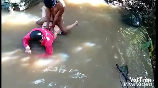 TRE IN UNO: ESISTE UN CULO CHE PUÒ PRENDERLO?