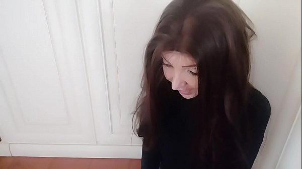 Preciosa italiana confiesa sus pecados y al párroco