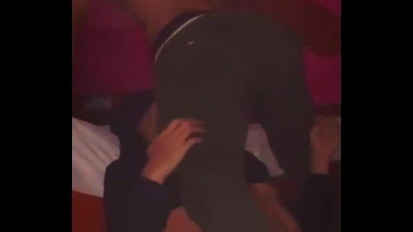 Mi vecino después de unos tragos se pone muy dominante y me folla como su sumiso