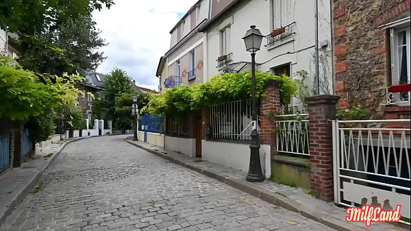 Emmy et ses &eacute_normes seins, se fait poutrer par deux bites