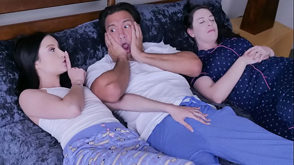 Sexy Teen Has Sneaky Quickie with Stepdad While New Mom'_s Asleep