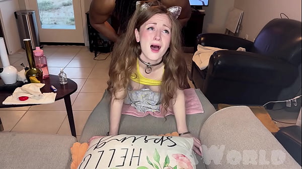 Die unschuldige junge weiße Analschlampe Bunny bekommt ihr Arschloch von Lord Pandas BBC aufgeklafft, gestopft und geknallt