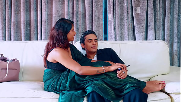 Bhabhi, laiteuse aux gros seins, apprécie le sexe hardcore avec son devar