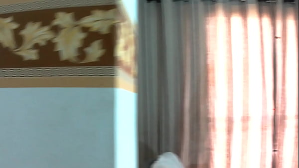 Evy Kethlyn Scopa un ragazzo di colore