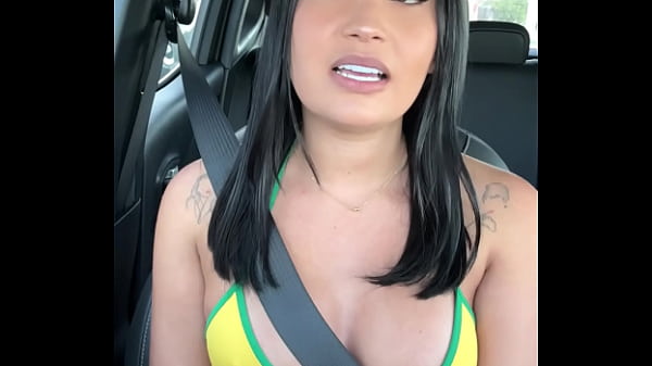 Asi&aacute_tica gostosa sortea f&atilde_ de Cabo Frio com direito a uma carona diferenciada