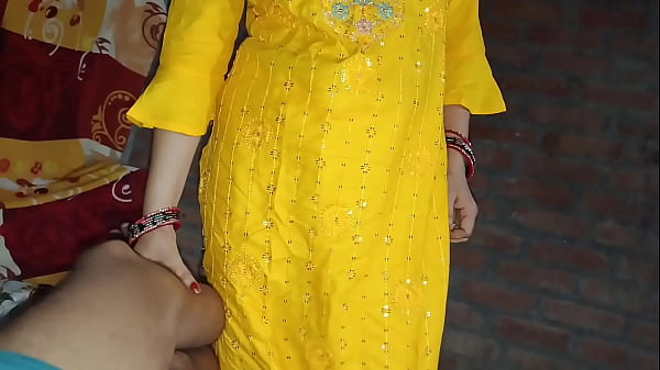 Verspieltes anales Teenie-Mädchen