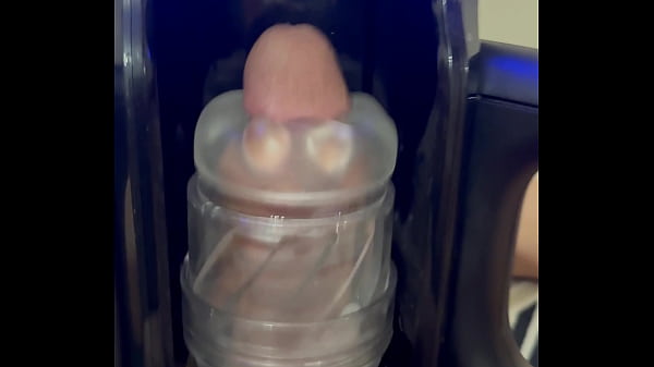 CASTIGO DE CASI 20 MINUTOS CON MASTURBADOR EN VELOCIDAD ALTA AL FINAL ME TEMBLARON LAS PIERNAS Y EL PENE QUED&Oacute_ MUY SENSIBLE