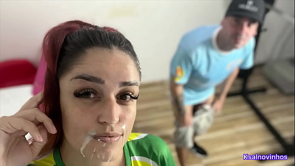 Studente scopa insegnante in classe!