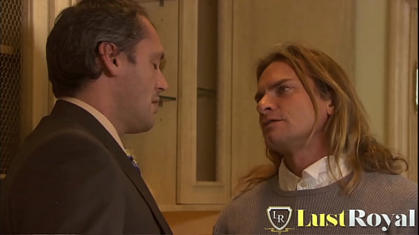 Roxy Jezel se bombea y nbsp_en las escaleras