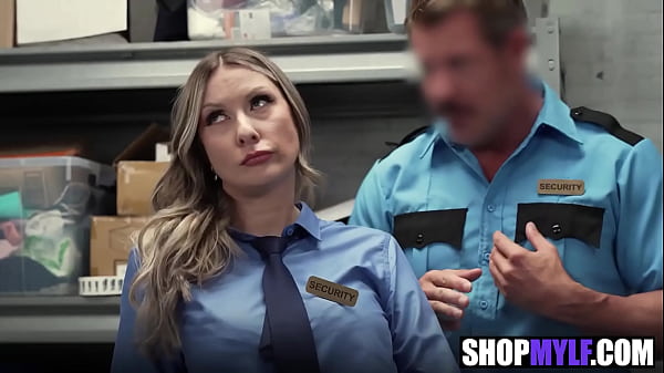 Guarda il video teenager attraente di un'adolescente