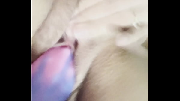 ROSSSMEXICANAOF QUE RICO ME METO MI DILDO,OCUPO VERGA ESTOY MUY CALIENTE DILDO DE COLORES BRILLANTE