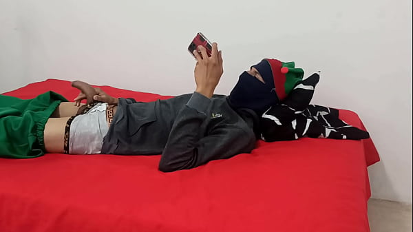 Magro magro spogliato da un grosso spaccacazzi latina