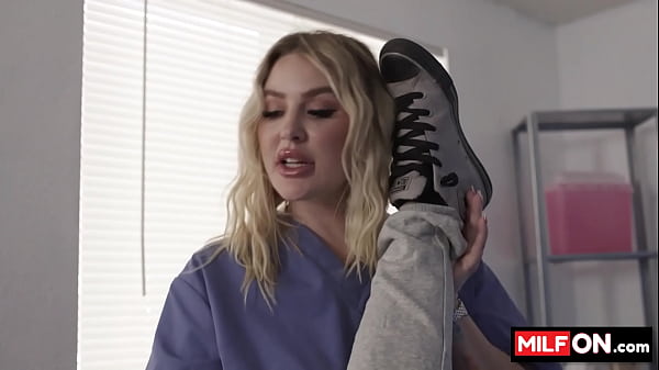 Heiße vollbusige Blondinen mit großem Hintern lutschen und ficken riesige Schwänze – Jenna Starr, Melony Melons, Roman Todd