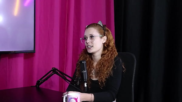 O padastro descobriu o que ela faz na alta do xvideos, come&ccedil_ou a fazer atendimento presencial e encontrou um pau estranho - Dracaryssg (SHEER/RED)