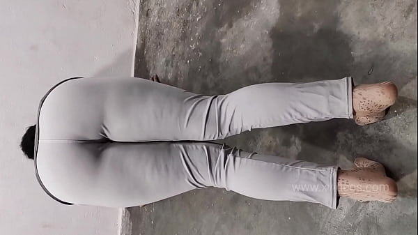 ragazza che scopa con il fidanzato