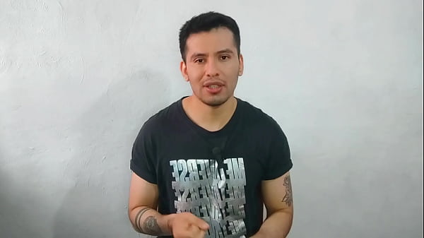 Un pompiere sposato viene penetrato a pelo dal cazzo duro di 20 cm del suo collega! storia sessuale