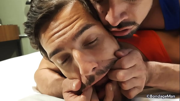 Bondage Hotel: Mike Bebecito e Sam Decker scopano legati e imbavagliati | ANTEPRIMA